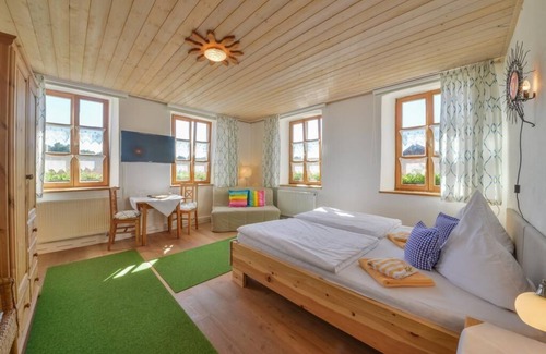 Greilsberg House | Comfortable Stay at Gasthof Pritscher with Family-Friendly Perks