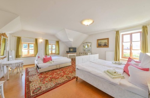 Greilsberg House | Comfortable Stay at Gasthof Pritscher with Family-Friendly Perks