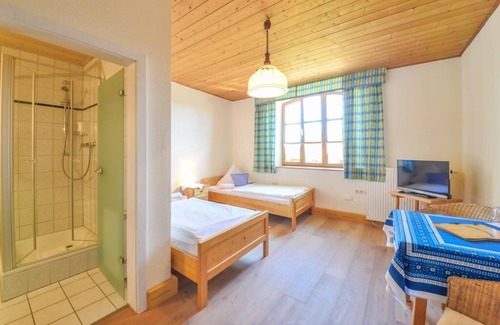 Greilsberg House | Comfortable Stay at Gasthof Pritscher with Family-Friendly Perks