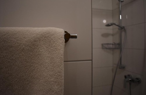 Reutlingen-Bronnweiler Hotel | Cozy Gasthof Rose with Onsite Restaurant & Great Reviews
