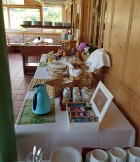 Russbach am Pass Gschuett Bed & Breakfast | Gasthof Schönblick Rußbach: Family-Friendly Retreat