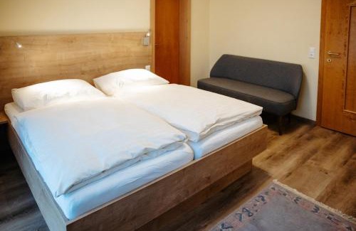 Bruckl Hotel | Welcoming Gasthof Schattleitner: Pet-Friendly Retreat