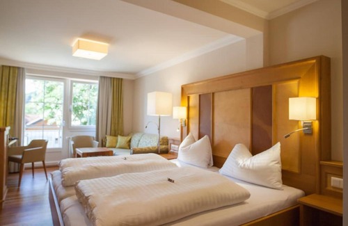 Sankt Leondard Hotel | Relax at Gasthof Schorn: 4-Star Comfort and Dining