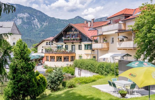Kirchbichl Hotel | Oceanfront Retreat at Gasthof Schroll with Pet-Friendly Perks