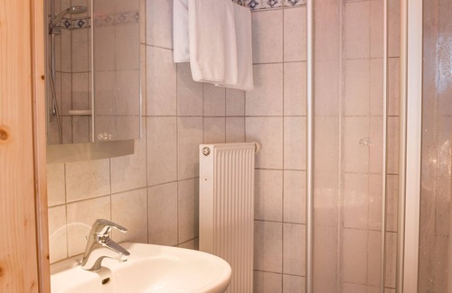 Schwarzach am Main Hotel | Exceptional Stay at Gasthof Schwarzes Roß with Breakfast