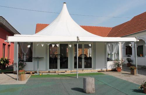 Litzelsdorf House | Gasthof Sonnenterrasse: 24h Self-Check-in & Family-Friendly