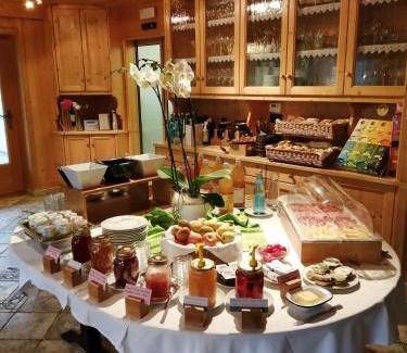 Moso in Passiria Hotel | Pet-Friendly Gasthof Trausberg with Ocean Views & Hot Tub