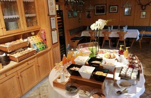 Moso in Passiria Hotel | Pet-Friendly Gasthof Trausberg with Ocean Views & Hot Tub