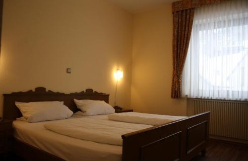 Heigenbruecken Hotel | Pet-Friendly Retreat at Gasthof und Pension Zur Frischen Quelle
