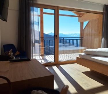 Schenna Hotel | Top-Rated Berggasthaus Videgg: Family and Pet Friendly Stay