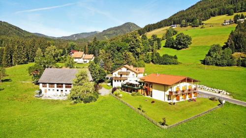 Bischoffeld Hotel | Discover Gasthof Wachter: Pet-Friendly with Spa & Dining