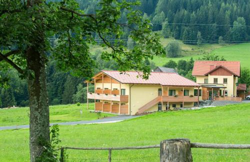 Bischoffeld Hotel | Discover Gasthof Wachter: Pet-Friendly with Spa & Dining
