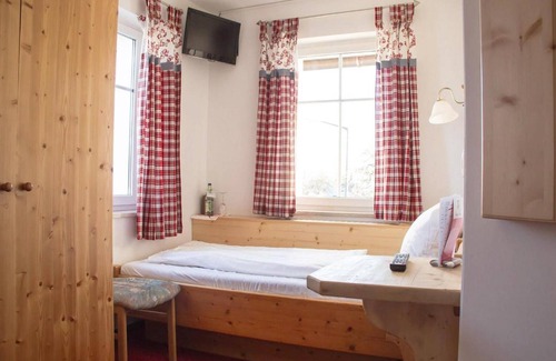 Burgthann House | Guest Rated 10/10 at Gasthof Weißer Löwe with Breakfast