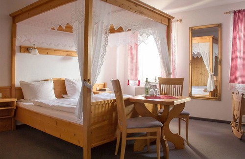 Burgthann House | Guest Rated 10/10 at Gasthof Weißer Löwe with Breakfast