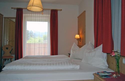 Bressanone Hotel | Cozy Gasthof Weidmannshof: Pet-Friendly with Top Amenities
