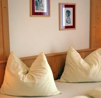 Bressanone Hotel | Cozy Gasthof Weidmannshof: Pet-Friendly with Top Amenities