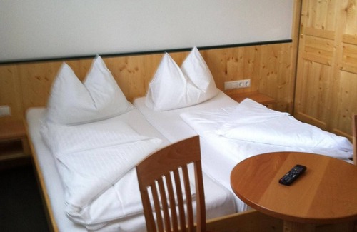 Werfen Hotel | Discover Gasthof Werfenerhof: Spa & Hot Tub Retreat