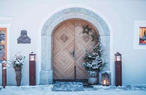 Schonbach House | Discover Gasthof Weyerhof: 4-Star Stay with Pool & Pets Welcome