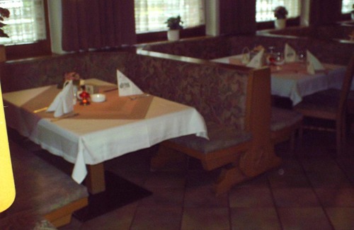 Sankt Leonhard im Pitztal House | Discover Gasthof zur Einkehr: Pet-Friendly Getaway