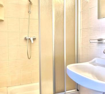 Haslach an der Muehl Hotel | Delightful Gasthof 'Zum alten Turm' with Pet-Friendly Perks