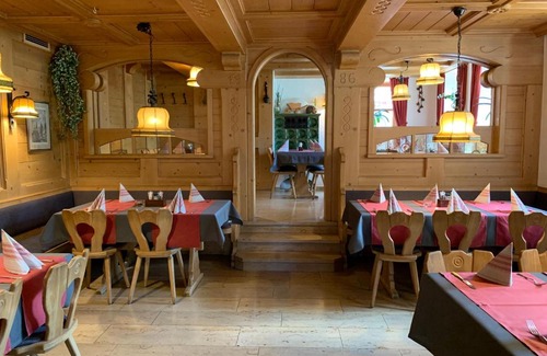 Asperg Hotel | Cozy Gasthof zum Bären: Family-Friendly & Pet Welcoming