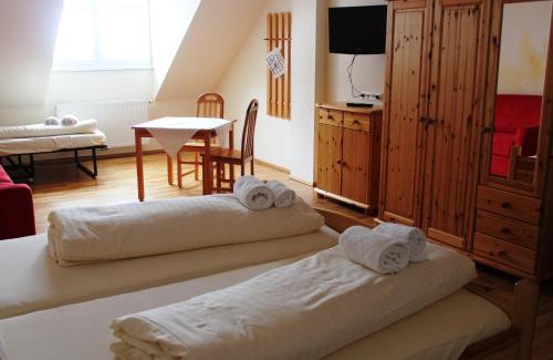 Muhldorf Hotel | Guest Rated 9/10 at Gasthof zum Goldenen Rössl with Ocean View