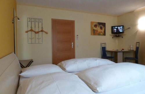 Goppertsweiler House | Discover Gasthof zum Hirsch: Pet-Friendly with Breakfast