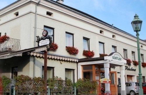 Neuhofen an der Ybbs Hotel | Discover Gasthof Zur Linde: Family-Friendly Retreat