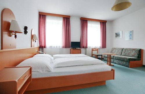 Neuhofen an der Ybbs Hotel | Discover Gasthof Zur Linde: Family-Friendly Retreat