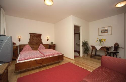 Maishofen Hotel | Discover Gasthof zur Post: Rated 9/10 with Pool & Breakfast