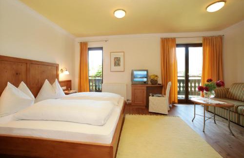 Maishofen Hotel | Discover Gasthof zur Post: Rated 9/10 with Pool & Breakfast