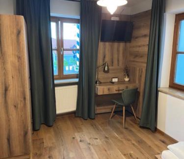 Wolnzach Hotel | Comfortable Stay at Gasthof Zur Post with Family-Friendly Amenities
