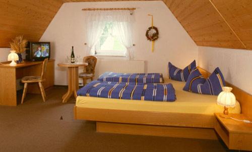 Dorfchemnitz House | Pet-Friendly Retreat at Gaststätte & Pension Alte Mühle
