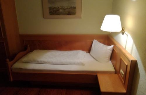 Biberach an der Riss House | Family-Friendly Gaststätte Peperoni with Dining Delights