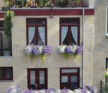 Valkenburg aan de Geul House | Cozy Gastsuite in Valkenburg with Kitchen Amenities