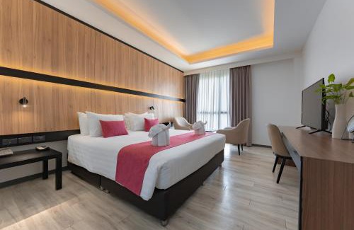 Racha Thewa Hotel | Experience Comfort at Gate43 Airport Hotel - 4-Star Retreat