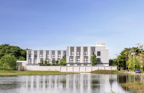 Racha Thewa Hotel | Experience Comfort at Gate43 Airport Hotel - 4-Star Retreat