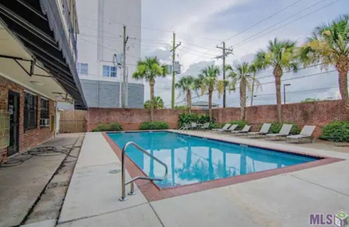 Highlands - Perkins Condo | Inviting 3 Bedroom Condo with Pool Near LSU's Northgate