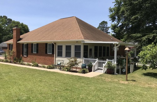 Augusta House | Equipped Retreat Near Augusta National with Pool Access