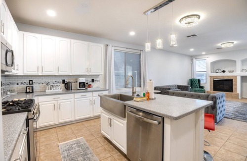 Laveen Village House | Inviting Single Family Home in Gated Community