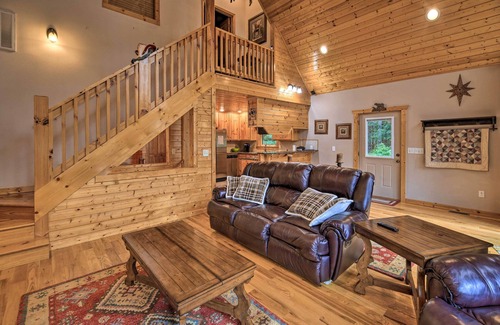 Sparta Cabin | Tranquil Sparta Cabin with Pool & Spa Access Awaits!