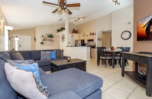 Westridge House | Inviting Westridge Retreat: 4 Bedrooms, Private Pool & WIFI