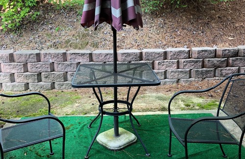Oxford Condo | Ideal Condo with Pool, WIFI & Washer/Dryer Near Campus