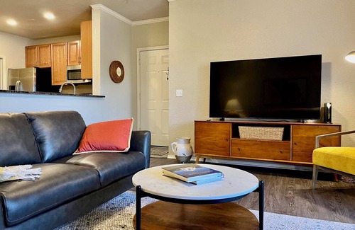 Camelback East Condo | Gated Condo with Heated Pool, Spa, and Gym Near Zoo