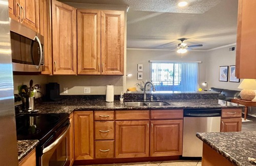 Camelback East Condo | Gated Condo with Heated Pool, Spa, and Gym Near Zoo
