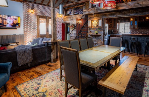 Fort Collins House | Historic Barn House Retreat - Walk to CSU & Stadium!