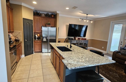 Sanford House | Inviting 3-Bedroom Townhome Near Sanford & Lake Mary Junction