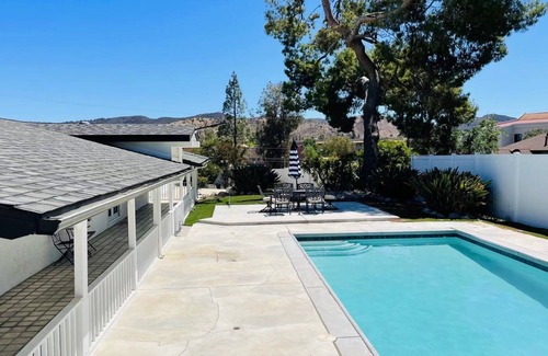 Thousand Oaks Villa | Exclusive Villa with Pool and Open Space - Rated 10/10