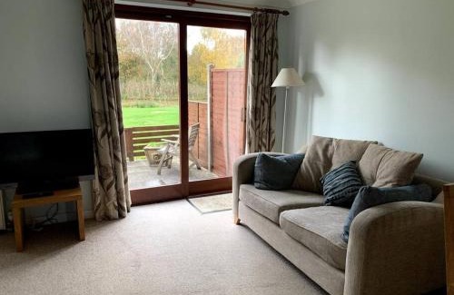 Irstead House | Exceptional Gatekeeper Cottage: Family-Friendly Retreat