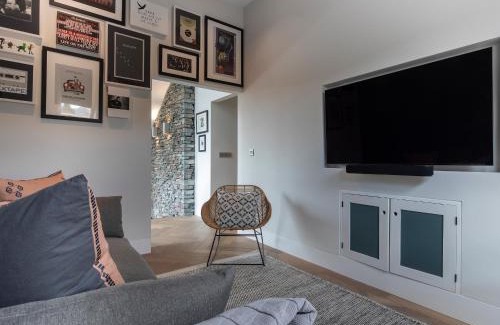 Coniston House | Elegant Gatesgarth: 5-Star Haven for Families and Pets